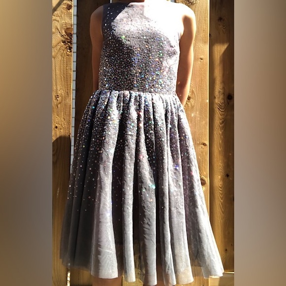 Dress - Picture 1 of 4